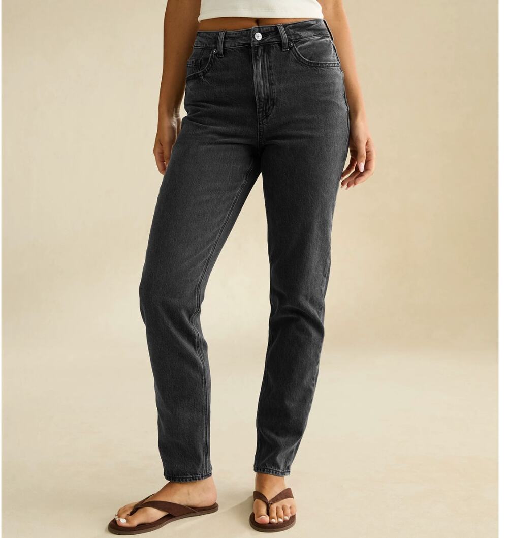 American Eagle Mom Jean Black size 6